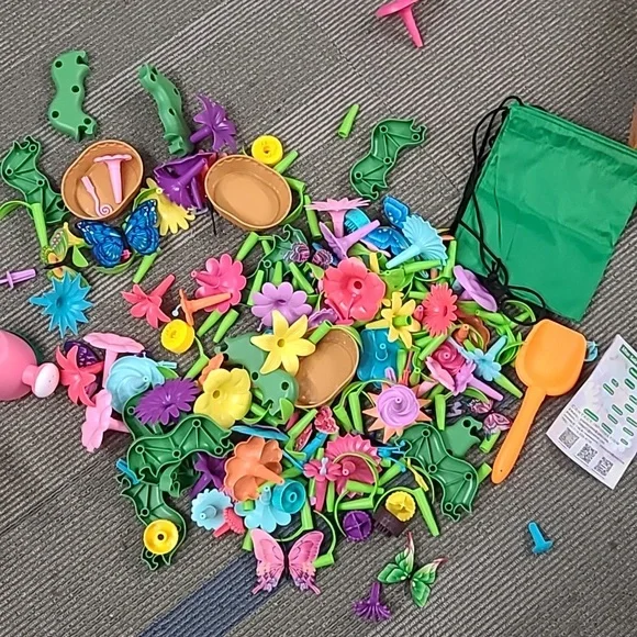 Build-A-Garden Set - Picture 4 of 7